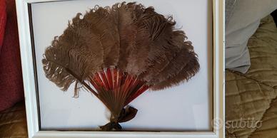 Ventaglio piume di struzzo con aste in madreperla