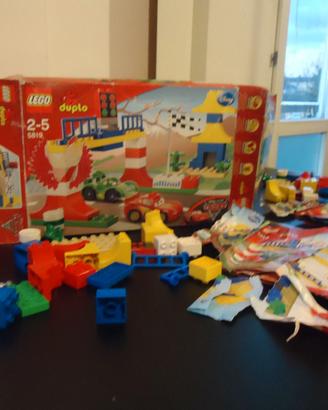 INCOMPLETO Lego Duplo Cars set Gran Premio di Toki