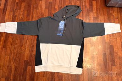 Felpa Hoodie Fred Mello con etichetta