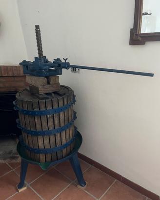 Torchio tradizionale per uva anni ‘70