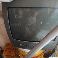 2 tv  funzionanti 