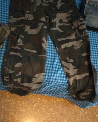 pantaloni mimetici e sportivi 