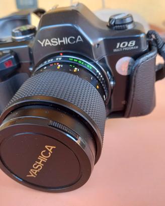 macchina fotografica Yashica 