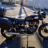 Triumph Bonneville T100 2022 jet black