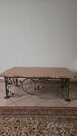 Tavolino da salotto o esterno