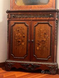 Angoliera i legno intarsiato