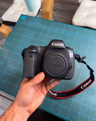 Canon EOS 6D — Solo corpo — Completo di accessori