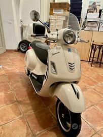 Vespa gts 300