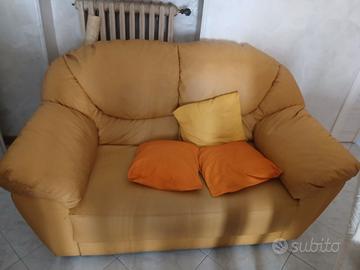 divano 2 posti