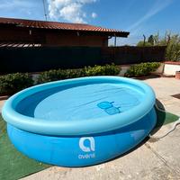 Piscina con bordo gonfiabile