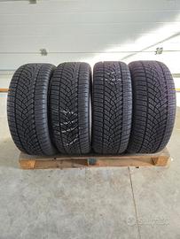 4 gomme Goodyear 235 50 18 Invernali