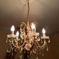 Lampadario classico con cristalli