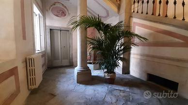 Monovano con soppalco in palazzo Brazzà