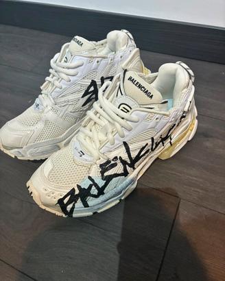 Balenciaga runner