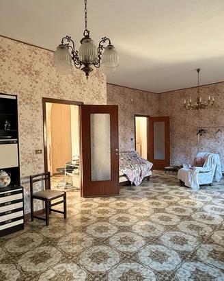 Ampio stabile frazionabile a Is Corrias