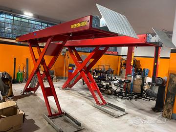 Attrezzatura officina riparazione auto