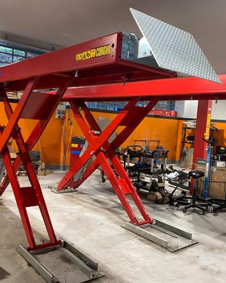 Attrezzatura officina riparazione auto