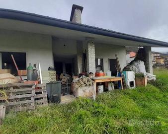 Immobile in asta di 563 m² con più di 5 locali e b