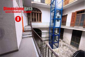 Appartamento di 170 m² con più di 5 locali a Nola