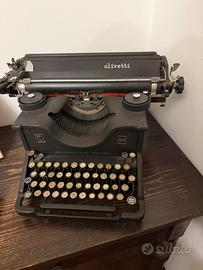 Macchina da scrivere Olivetti