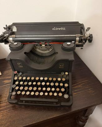 Macchina da scrivere Olivetti