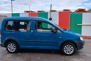 Volkswagen Caddy 7 posti metano