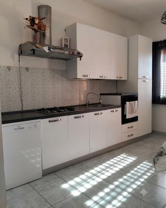 Cucina lineare Conforama  bianca + lavastoviglie i