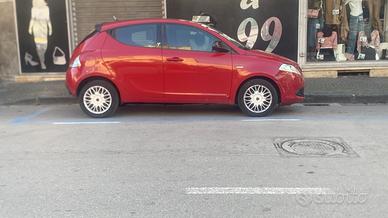 Lancia y