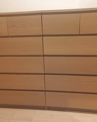 2 cassettiere Ikea Malm 80x50x123 ognuna.
