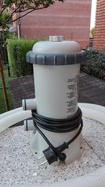  pompa per piscina con tubi di collegamento 