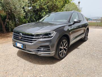 VOLKSWAGEN Touareg 3ª serie - 2019