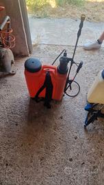 2 Pompe a Spalla Manuali Stocker e Manuale per Tra