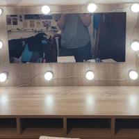 Toeletta sospesa per trucco con luci