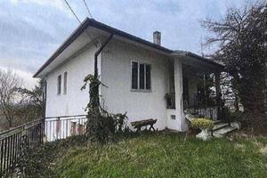 Immobile in asta di 403 m² con 3 locali e box auto