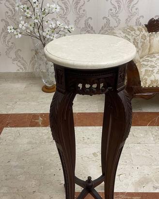 Colonna portavaso con base in marmo chiaro
