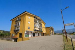 2 LOCALI A MONTALTO UFFUGO