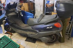 Scooter piaggio X9