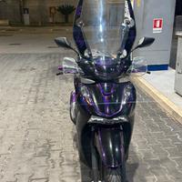 Honda SH 125 nero con dettagli viola - perfetto