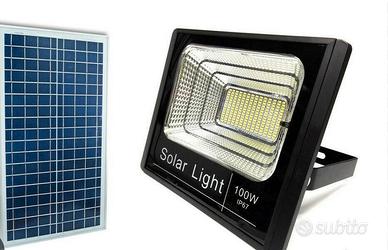 Faro led 100 W con pannello