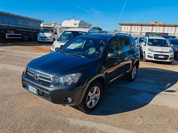 Toyota RAV4 2.2 D-cat 177 CV Luxury