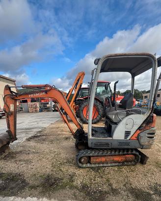 Miniescavatore usato Hitachi FH16.2B