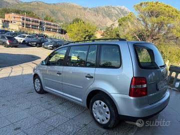 Volkswagen Touran 2.0 Highline Ecofuel garantita 1