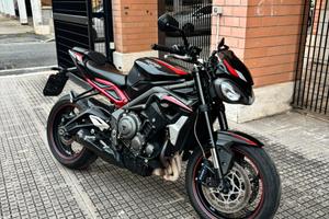 Triumph Street Triple R 765