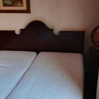 Letto matrimoniale in legno vintage
