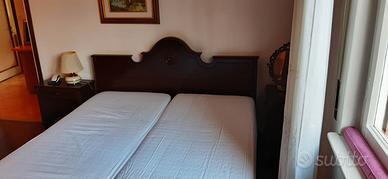 Letto matrimoniale in legno vintage