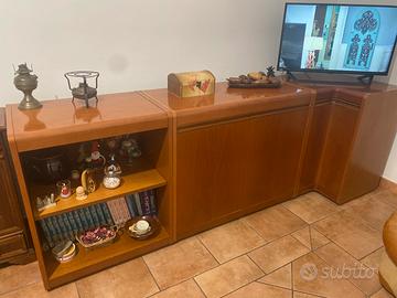 Mobili in legno di noce