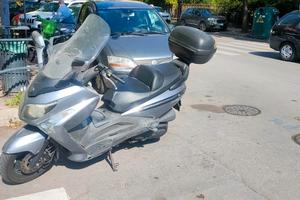 Moto-Scooter Sym Joymax 300 - 2011