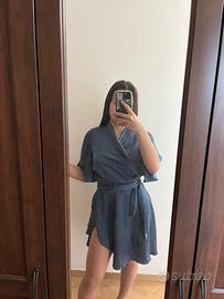 vestito corto blu incrociato con spacck
