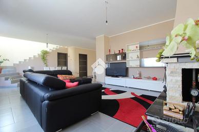 PORZIONE DI BIFAMILIARE A MONTALTO UFFUGO