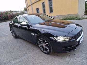 Jaguar XE, 180 cv